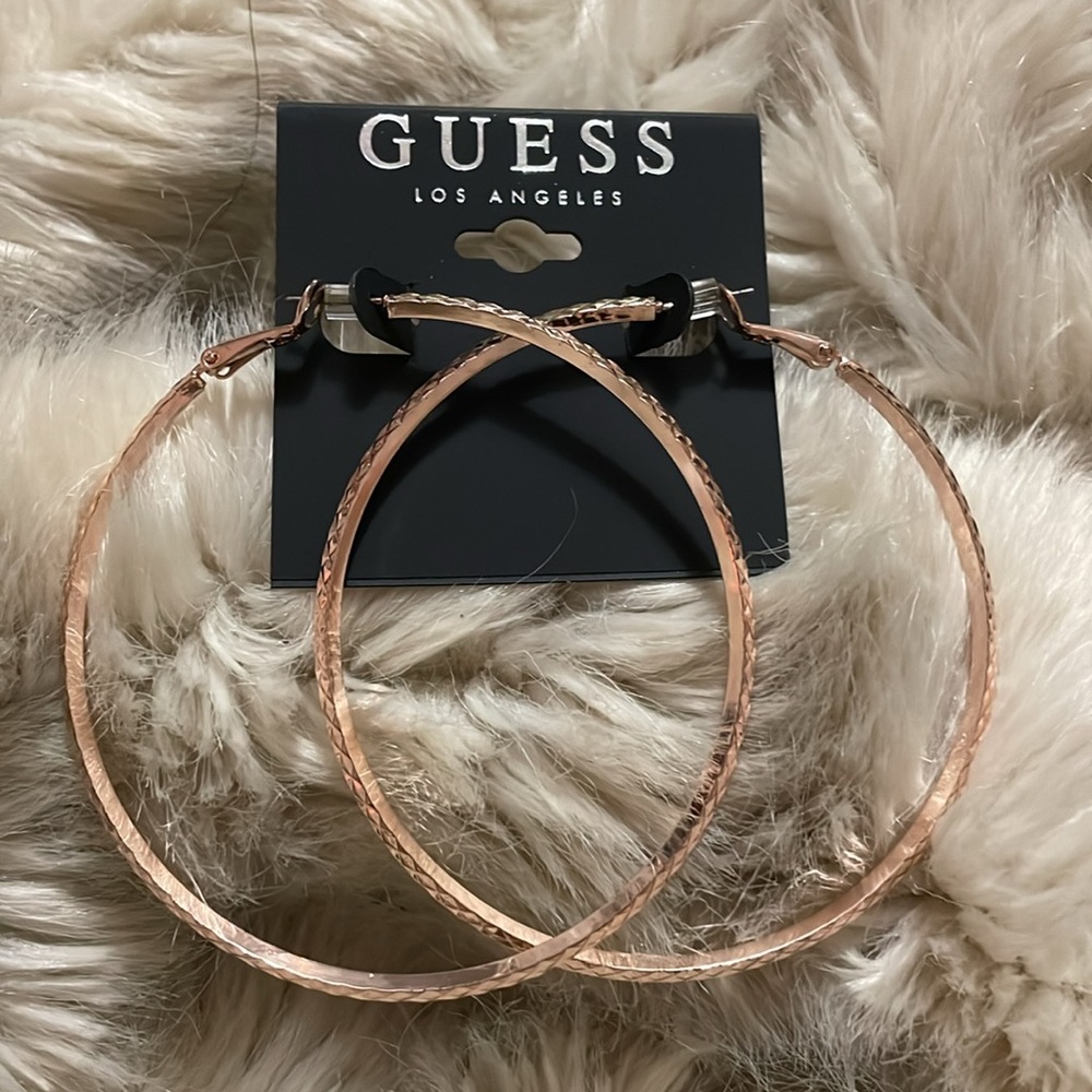 ❓❓❓GUESS® STUNNING Rose Gold Hoops❓❓❓